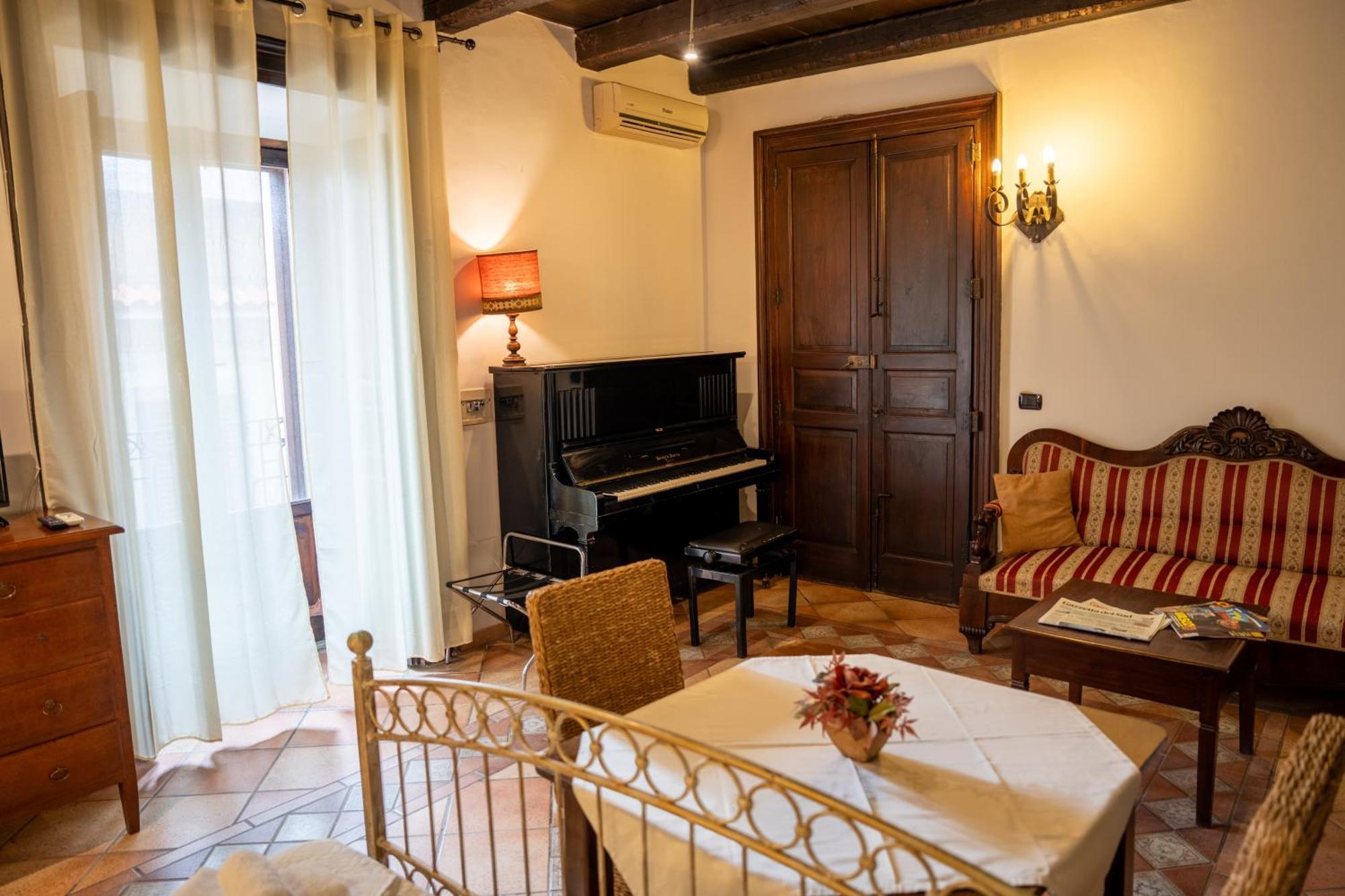 Residenza L'Antico Borgo Hotel Filadelfia Buitenkant foto